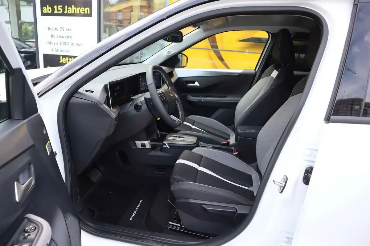 Neu Opel Frontera Ultimate 145 PS (106 kW) 2026 Arktis weiss SUV
