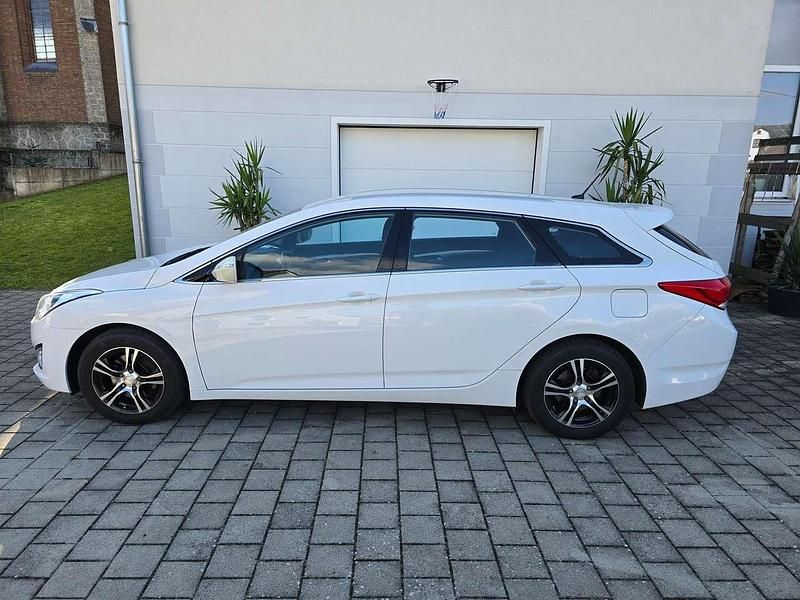 Gebraucht Hyundai i40 Edition 135 PS (99 kW) 2013 Weiß Kombi