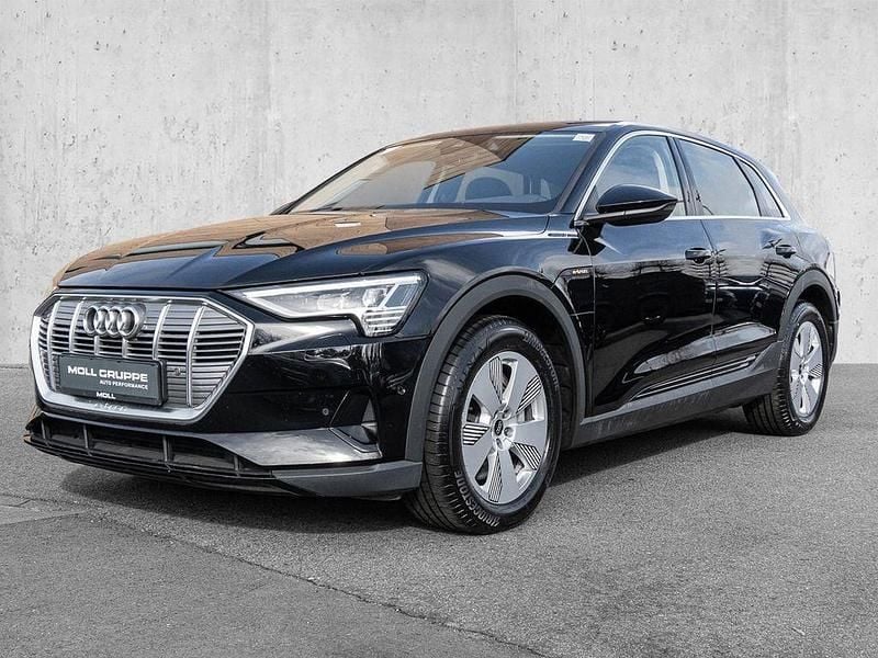Gebraucht Audi e-tron Comfort 230 kW (313 PS) 2022 Brillantschwarz SUV