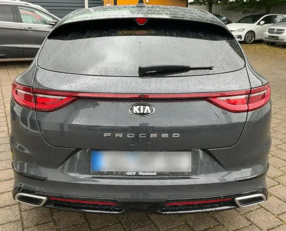 Gebraucht Kia ProCeed 140 PS (102 kW) 2019 Grau Kombi