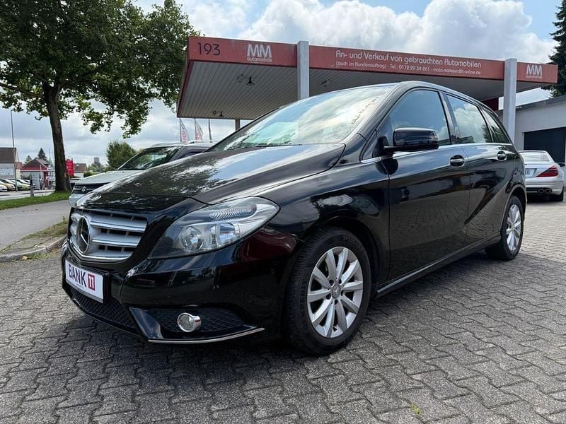Schwarz Gebraucht 2013 Mercedes B200 Van / Kleinbus | 12.650 € (Fairer Preis) - Bild 1/4