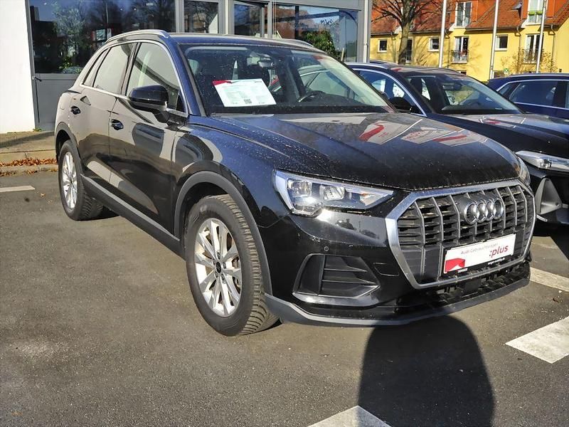 Gebraucht Audi Q3 Sport 150 PS (110 kW) 2023 Mythosschwarz SUV