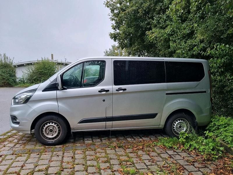 Silber Gebraucht 2018 Ford Tourneo Custom Van | 22.000 € (Fairer Preis) - Bild 1/4
