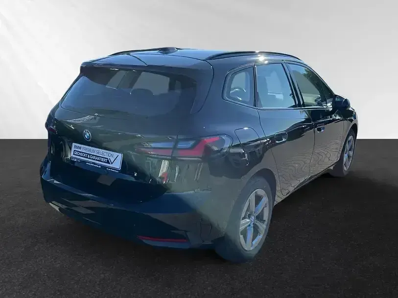 Gebraucht BMW 230e Active Tourer Efficient Dynamics 326 PS (239 kW) 2025 Schwarz uni Van / Kleinbus