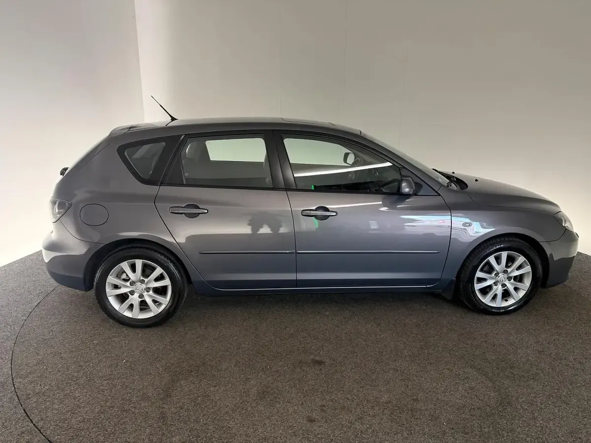 Gebraucht Mazda 3 105 PS (77 kW) 2008 Grau Kleinwagen