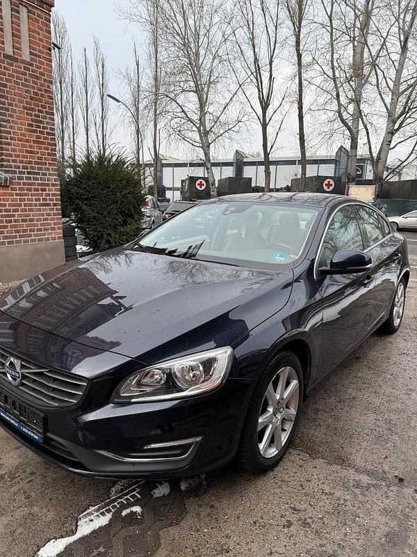 Gebraucht Volvo S60 120 PS (88 kW) 2017 Schwarz Limousine
