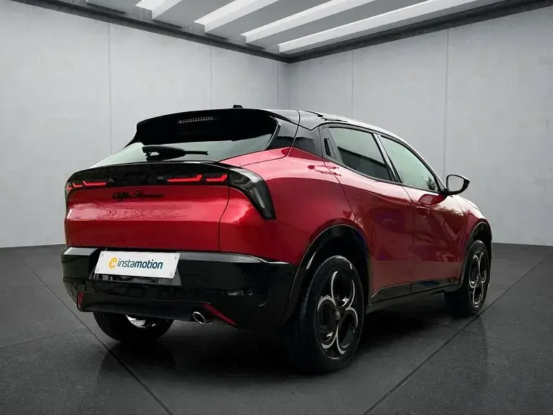 Gebraucht Alfa Romeo Junior 136 PS (100 kW) 2025 Rot SUV