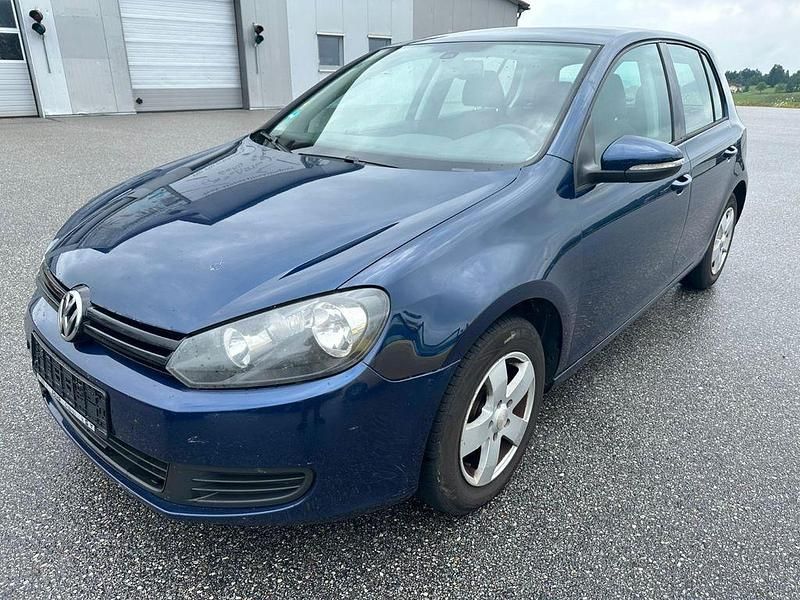 Blau Gebraucht 2011 VW Golf VI Trendline Limousine | 2.790 € (Superpreis) - Bild 1/4