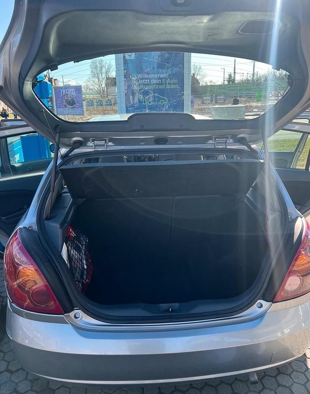 Gebraucht Nissan Almera 98 PS (72 kW) 2004 Silber Limousine