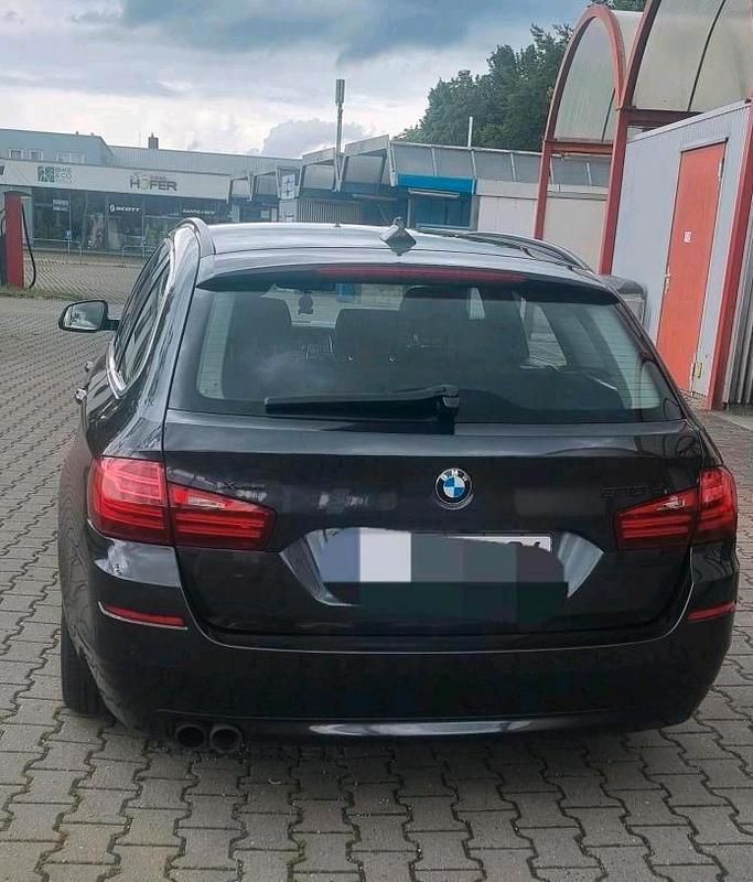 Gebraucht BMW 530 Comfort Edition 320 PS (235 kW) 2014 Andere farben Kombi