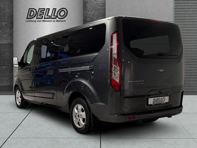Gebraucht Ford Tourneo Titanium 170 PS (125 kW) 2017 Magneticgrau (metallic) Van / Kleinbus
