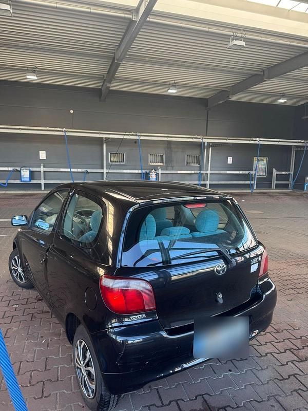 Gebraucht Toyota Yaris 75 PS (55 kW) 2000 Schwarz Kleinwagen