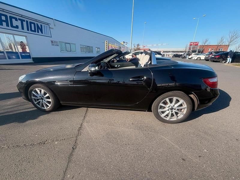 Gebraucht Mercedes SLK200 184 PS (135 kW) 2012 Schwarz Cabrio