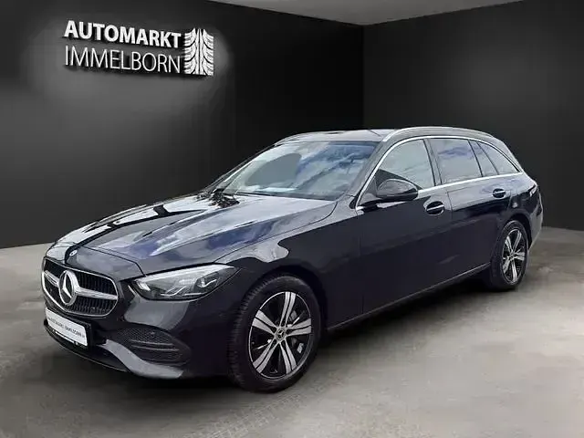 Używany Mercedes C300e 313 KM (230 kW) 2023 Czarny Sedan/Limuzyna