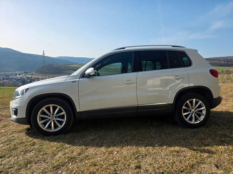 Gebraucht VW Tiguan LOUNGE 122 PS (89 kW) 2015 Weiß SUV