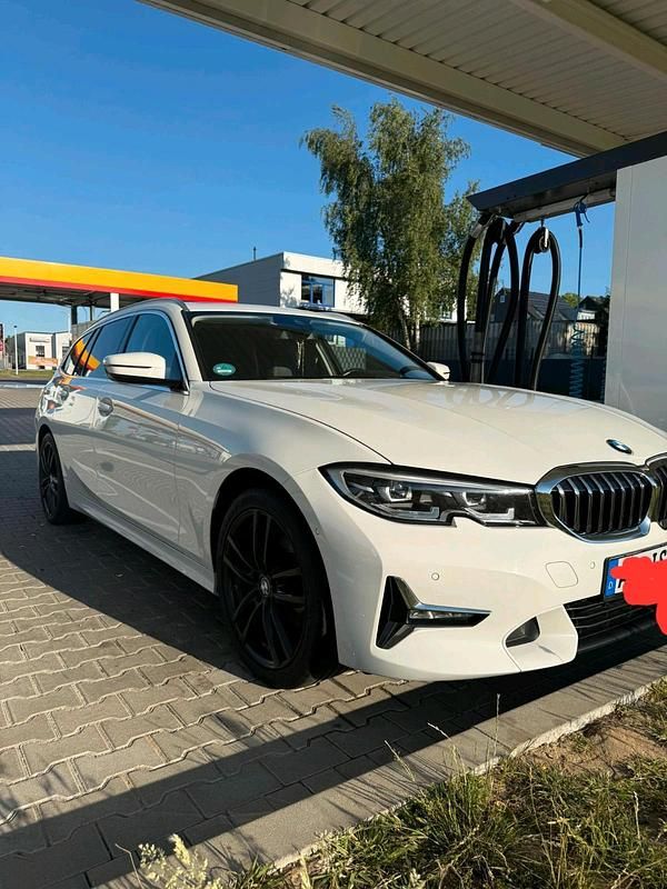 Gebraucht BMW 320 190 PS (139 kW) 2020 Weiß Kombi