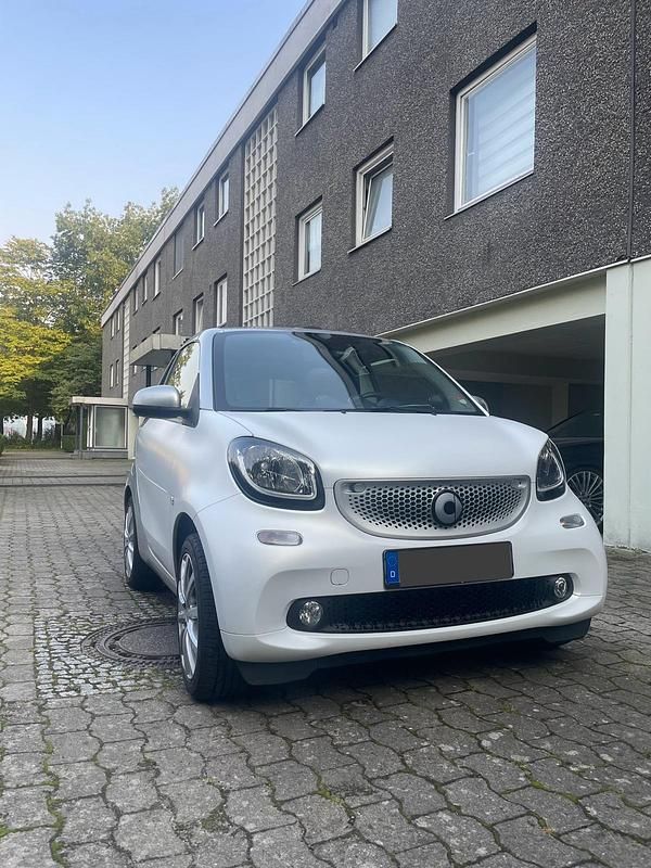 Silber Gebraucht 2016 Smart ForTwo Cabrio Prime Cabrio | 14.300 € (Fairer Preis) - Bild 1/4