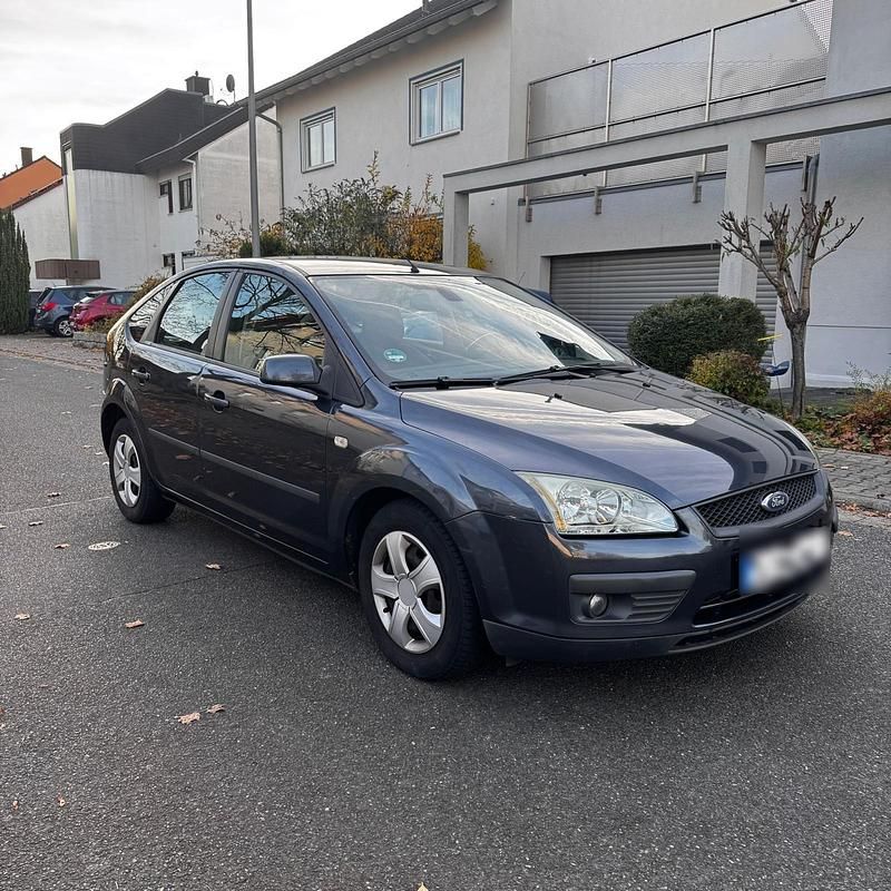 Gebraucht Ford Focus 100 PS (73 kW) 2006 Grau Kleinwagen