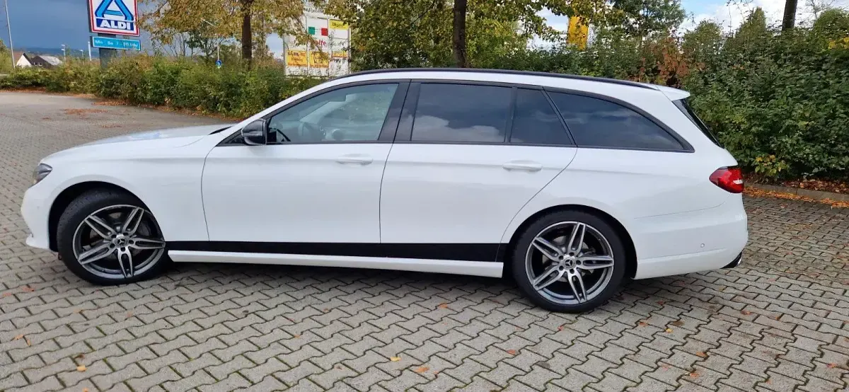 Gebraucht Mercedes E300 254 PS (186 kW) 2018 Weiß Kombi