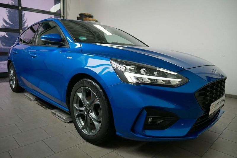 Blau Gebraucht 2020 Ford Focus ST-Line Limousine | 13.990 € (Guter Preis) - Bild 1/4