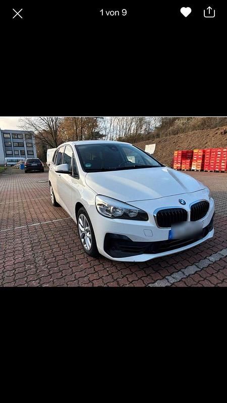 Weiß Gebraucht 2020 BMW 218 Gran Tourer Van / Kleinbus | 15.499 € (Teuer) - Bild 1/4