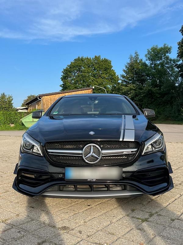 Schwarz Gebraucht 2017 Mercedes CLA45 AMG AMG Limousine | 29.900 € (Guter Preis) - Bild 1/4