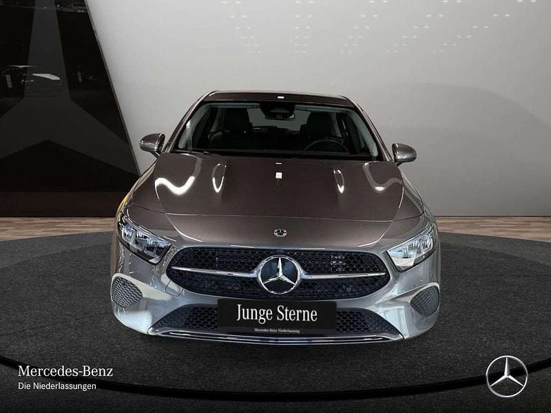 Gebraucht Mercedes A250 Progressive 163 PS (119 kW) 2025 Grau Limousine