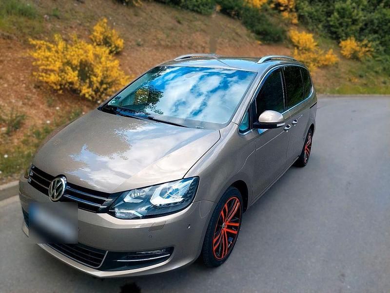 Gebraucht VW Sharan Highline 184 PS (135 kW) 2017 Braun Van / Kleinbus