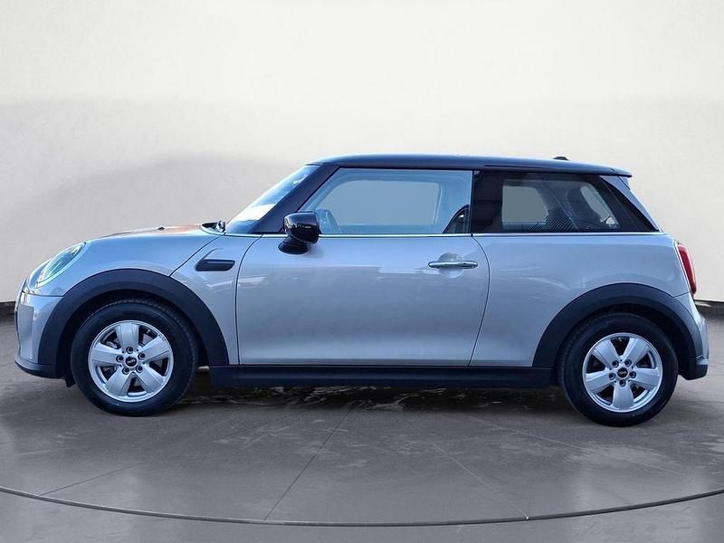 Usado Mini Cooper Essential 136 HP (100 kW) 2023 Prateado Citadino