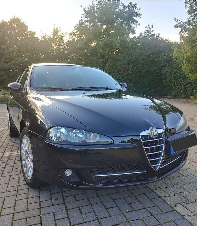 Schwarz Gebraucht 2009 Alfa Romeo 147 Distinctive Kleinwagen | 3.000 € (Etwas zu teuer) - Bild 1/4