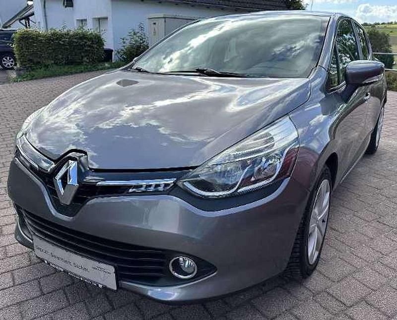 Grau Gebraucht 2015 Renault Clio IV Dynamique Limousine | 6.960 € (Etwas zu teuer) - Bild 1/4