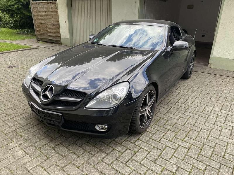 Schwarz Gebraucht 2010 Mercedes SLK300 Sport Cabrio | 9.800 € (Fairer Preis) - Bild 1/4