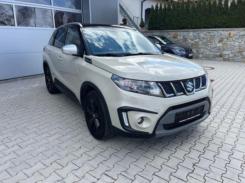 Gebraucht Suzuki Vitara 140 PS (102 kW) 2017 Beige SUV