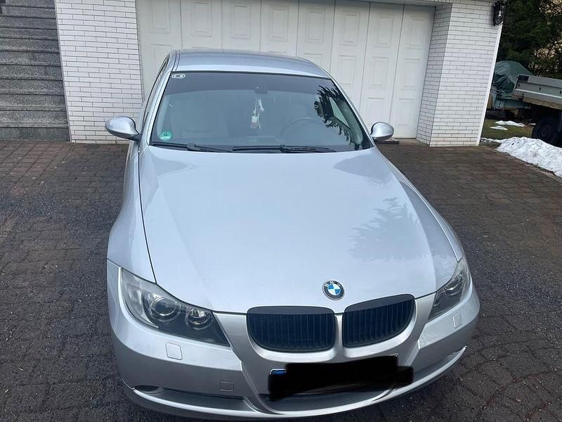 Gebraucht BMW 325 220 PS (161 kW) 2005 Silber Limousine