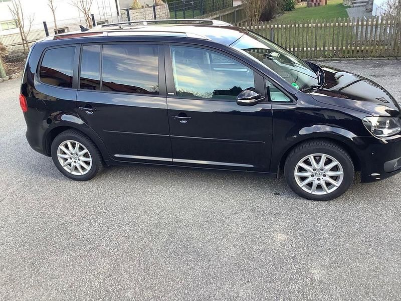 Gebraucht VW Touran Style 140 PS (102 kW) 2012 Schwarz Van / Kleinbus