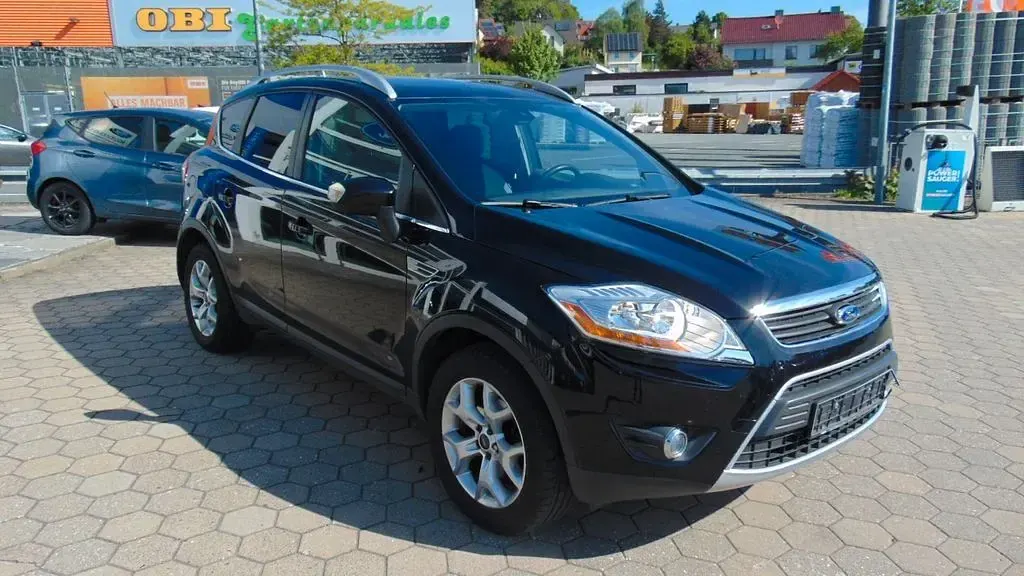 Gebraucht Ford Kuga 136 PS (100 kW) 2010 Schwarz SUV
