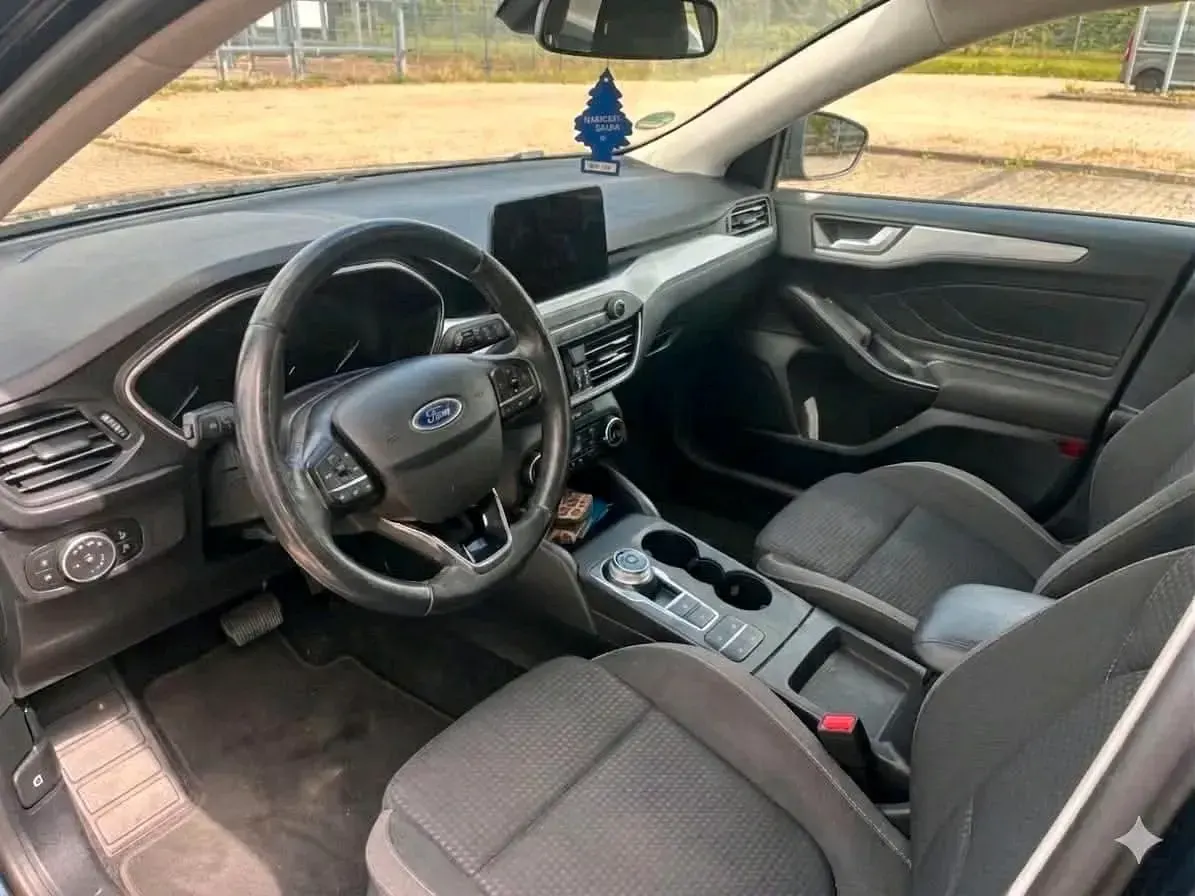 Gebraucht Ford Focus 120 PS (88 kW) 2020 Schwarz Kombi