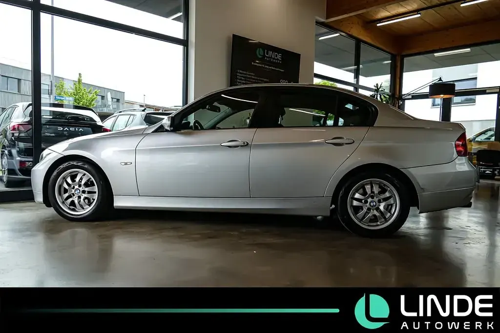 Używany BMW 320 150 KM (110 kW) 2006 Srebrny Sedan/Limuzyna