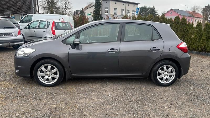 Gebraucht Toyota Auris 98 PS (72 kW) 2010 Grau Kleinwagen