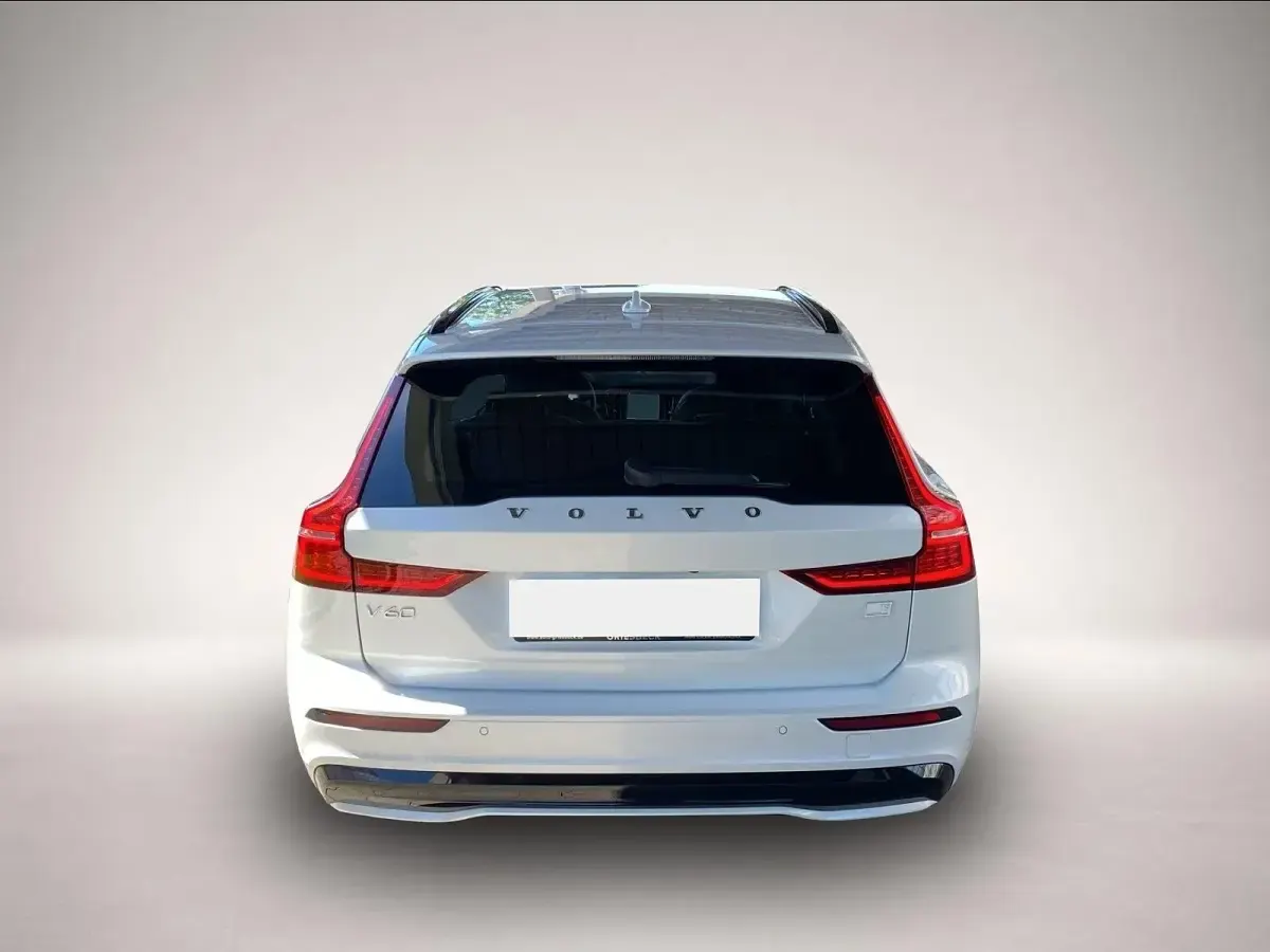 Gebraucht Volvo V60 Plus 455 PS (334 kW) 2023 Manufacturer Kombi