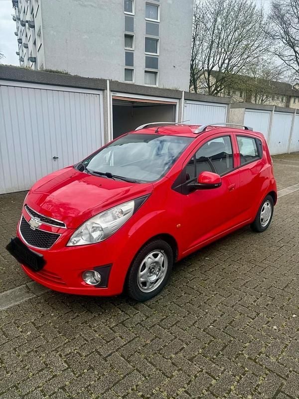 Gebraucht Chevrolet Spark 82 PS (60 kW) 2010 Rot Kleinwagen