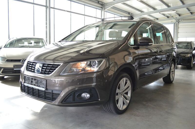 Braun Gebraucht 2021 Seat Alhambra XCELLENCE Van / Kleinbus | 34.990 € (Teuer) - Bild 1/4