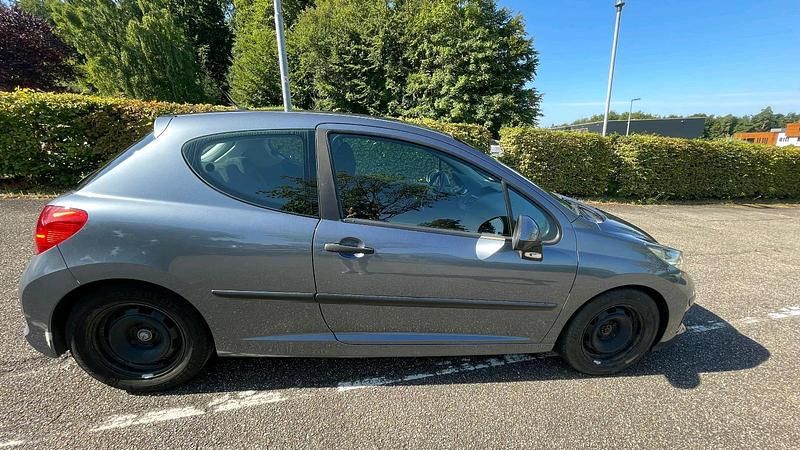 Silber Gebraucht 2006 Peugeot 207 Filou Kleinwagen | 399 € (Superpreis) - Bild 1/4