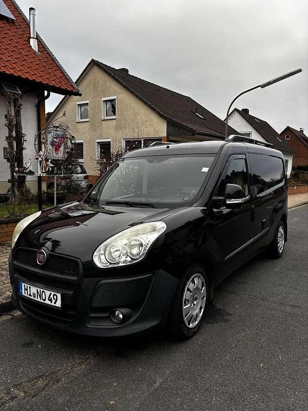 Gebraucht Fiat Doblò 101 PS (74 kW) 2011 Schwarz Van / Kleinbus