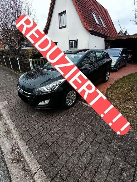 Gebraucht Hyundai i30 110 PS (80 kW) 2015 Schwarz Kombi
