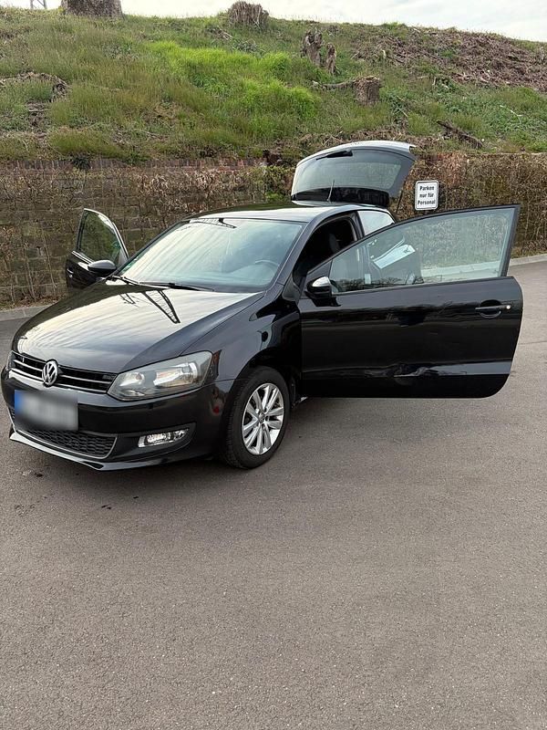 Gebraucht VW Polo 68 PS (50 kW) 2011 Schwarz Kleinwagen