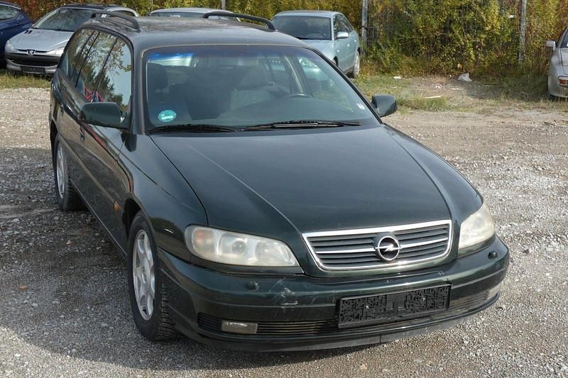 Grün Gebraucht 2000 Opel Omega Elegance Kombi | 890 € (Superpreis) - Bild 1/4