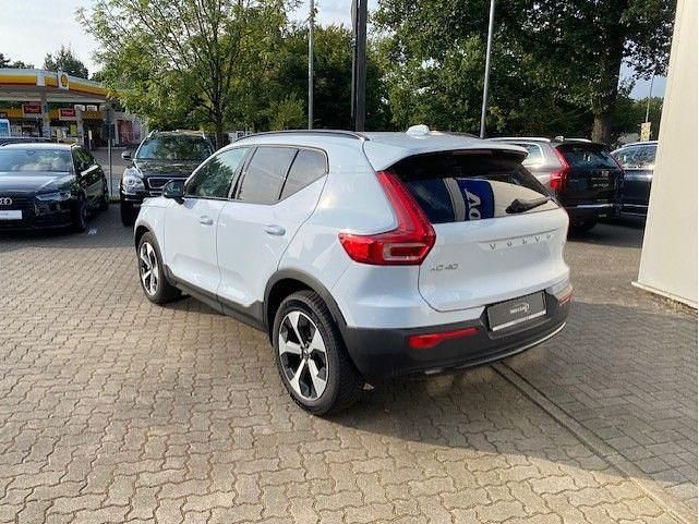 Neu Volvo XC40 163 PS (119 kW) 2025 Cloud blue SUV