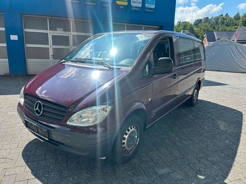 Rot Gebraucht 2006 Mercedes Vito Van / Kleinbus | 5.999 € (Etwas zu teuer) - Bild 1/4