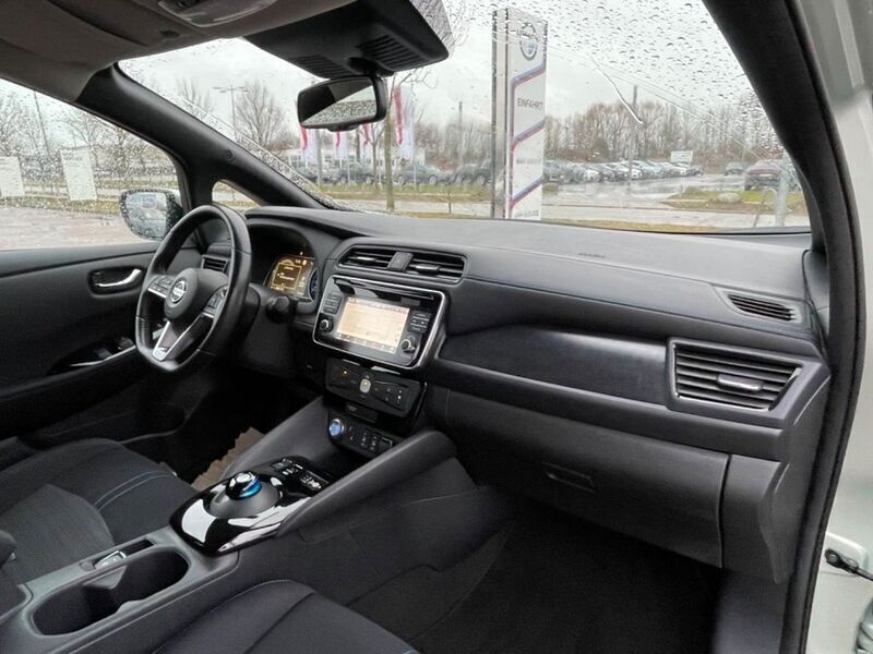Gebraucht Nissan Leaf 110 kW (150 PS) 2018 Grau Kleinwagen